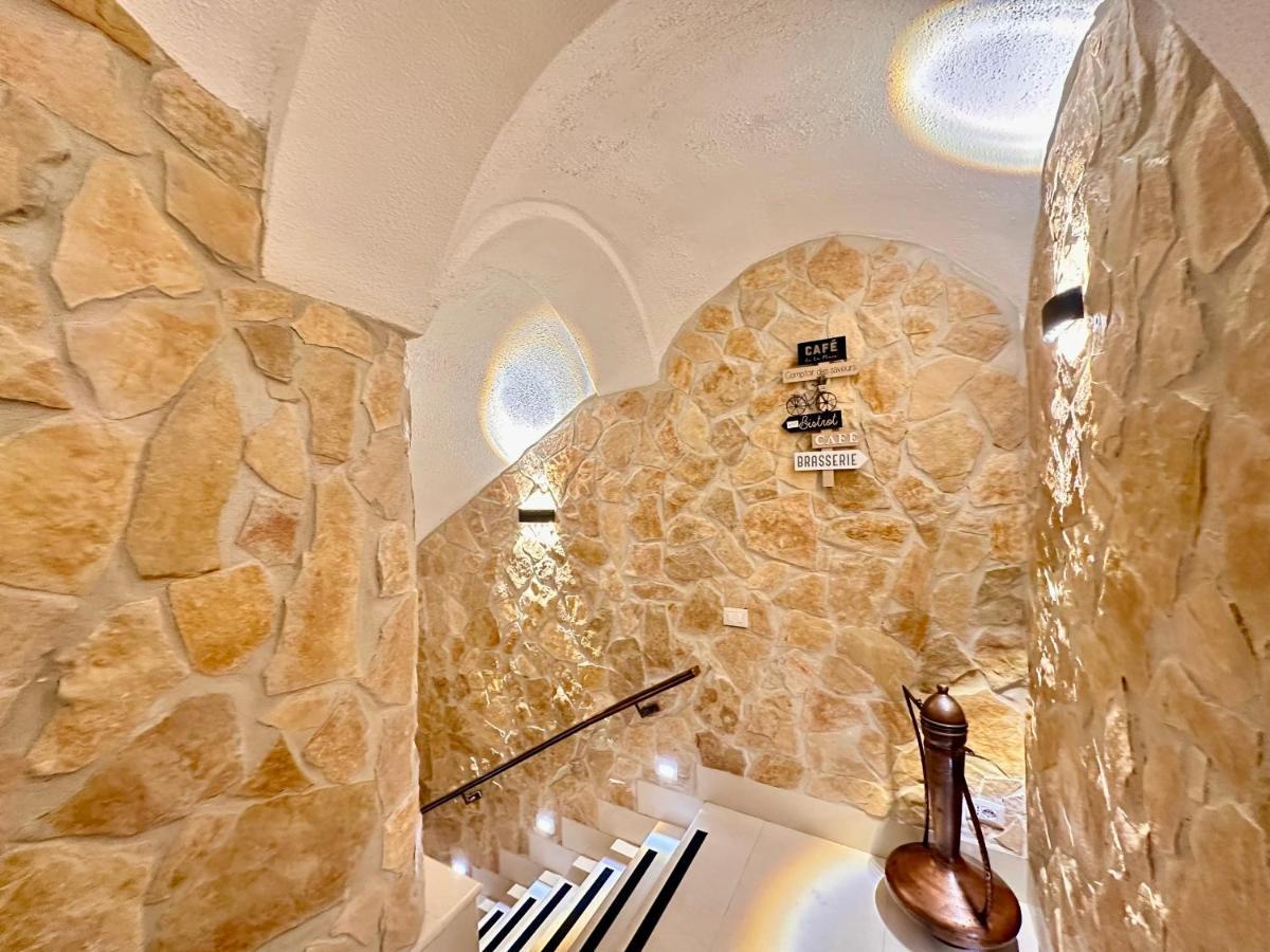 Window In The Stone Naples Hotel ภายนอก รูปภาพ