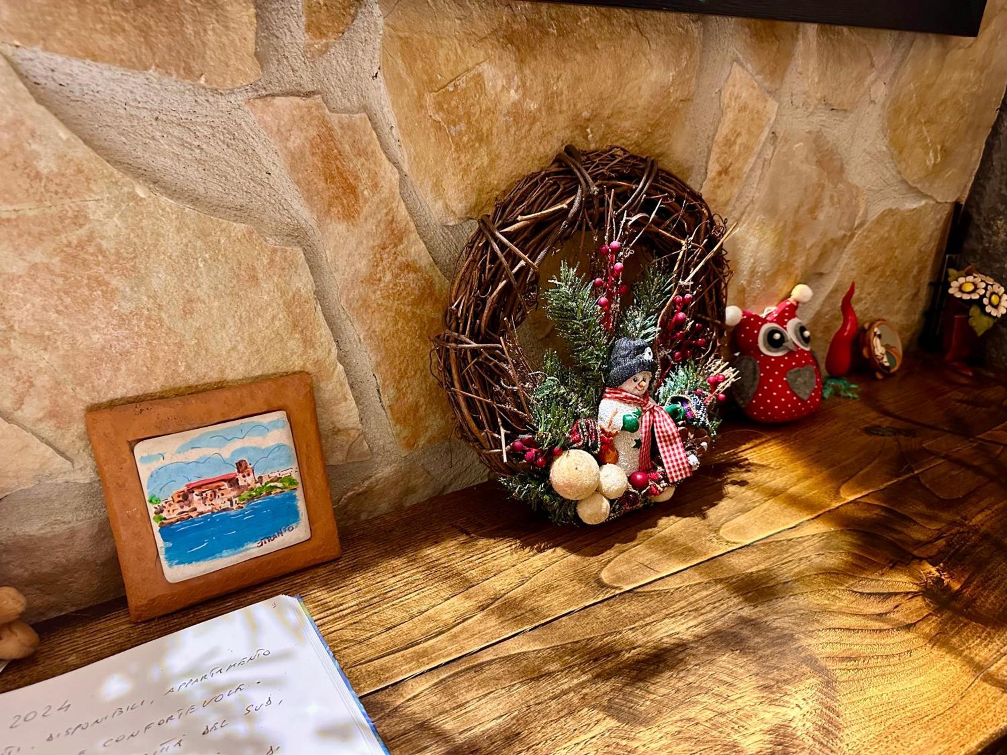 Window In The Stone Naples Hotel ภายนอก รูปภาพ