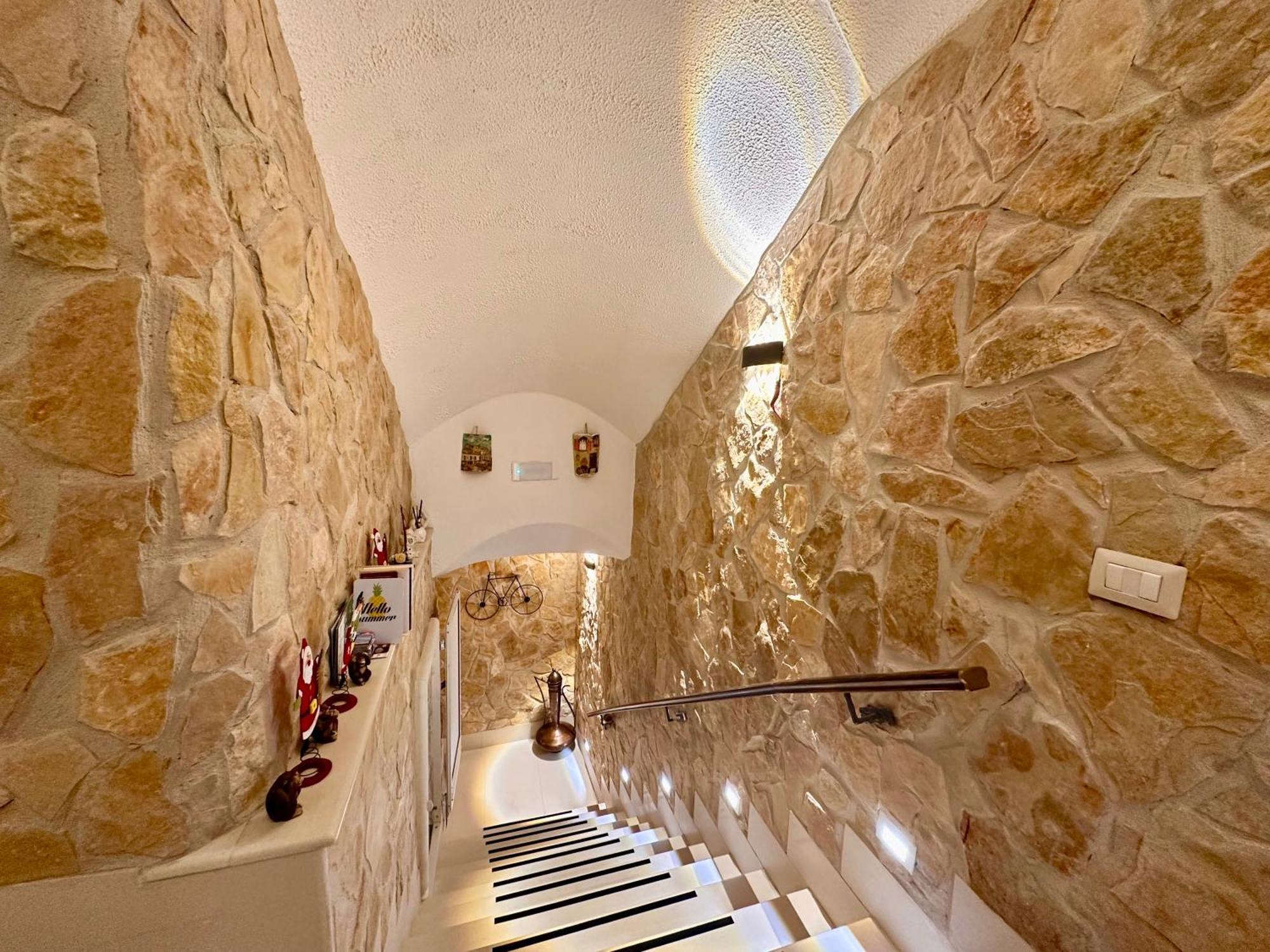 Window In The Stone Naples Hotel ภายนอก รูปภาพ