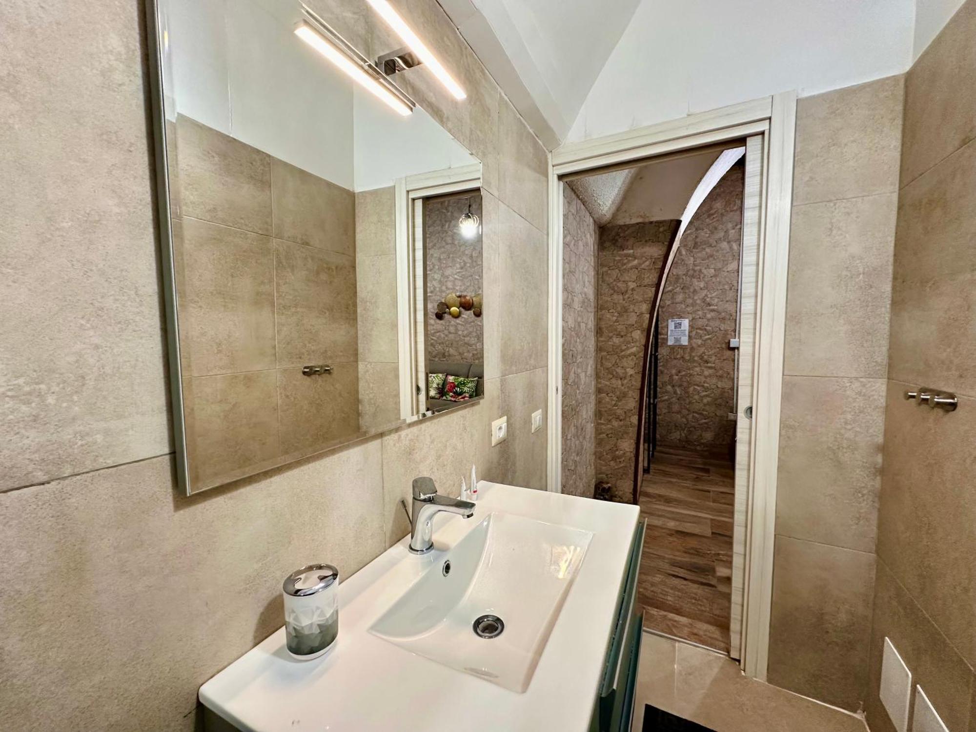 Window In The Stone Naples Hotel ภายนอก รูปภาพ